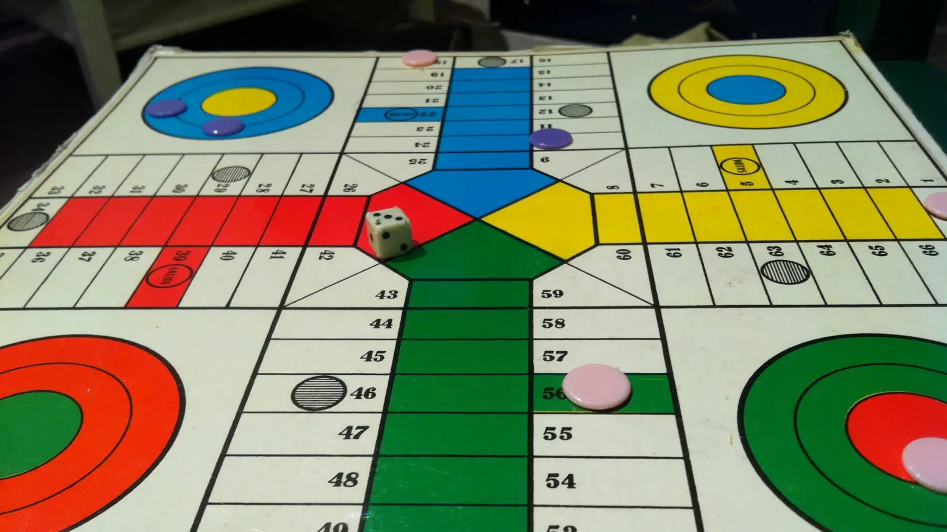 Juego de mesa clásico